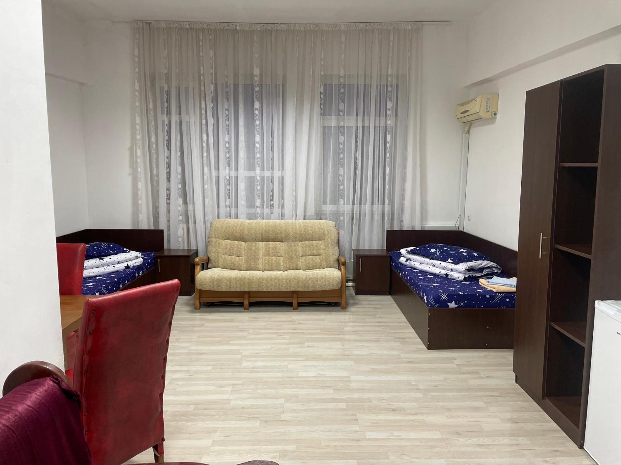 Studio Rentals Onesti Esterno foto