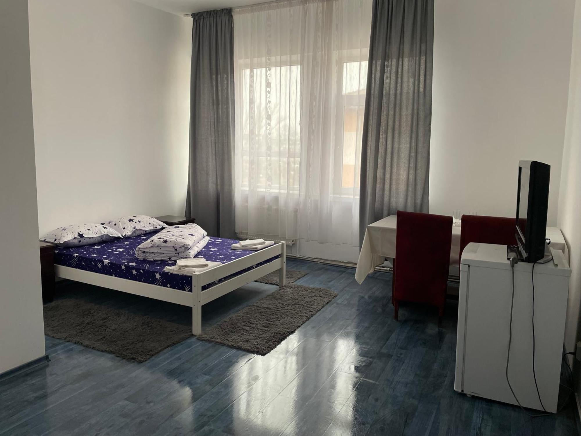 Studio Rentals Onesti Esterno foto