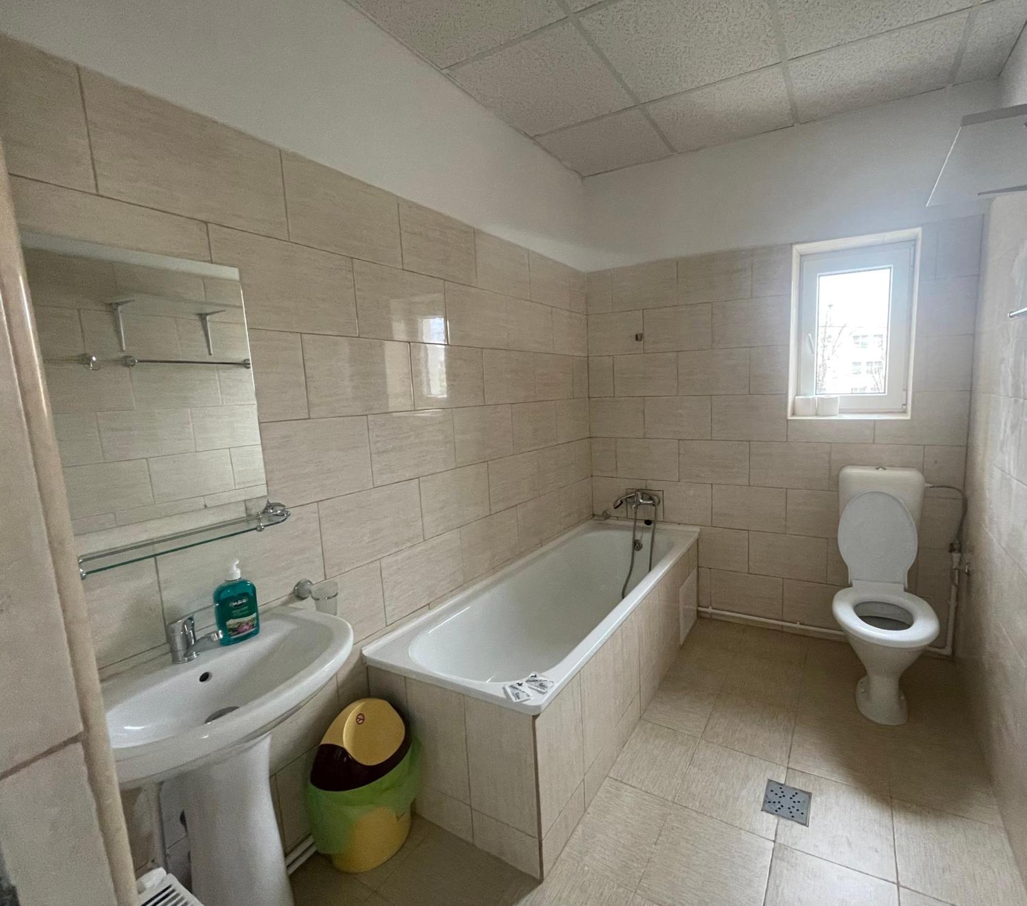 Studio Rentals Onesti Esterno foto