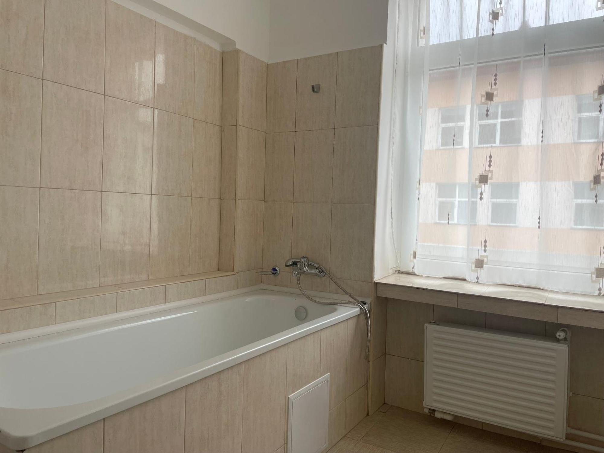 Studio Rentals Onesti Esterno foto
